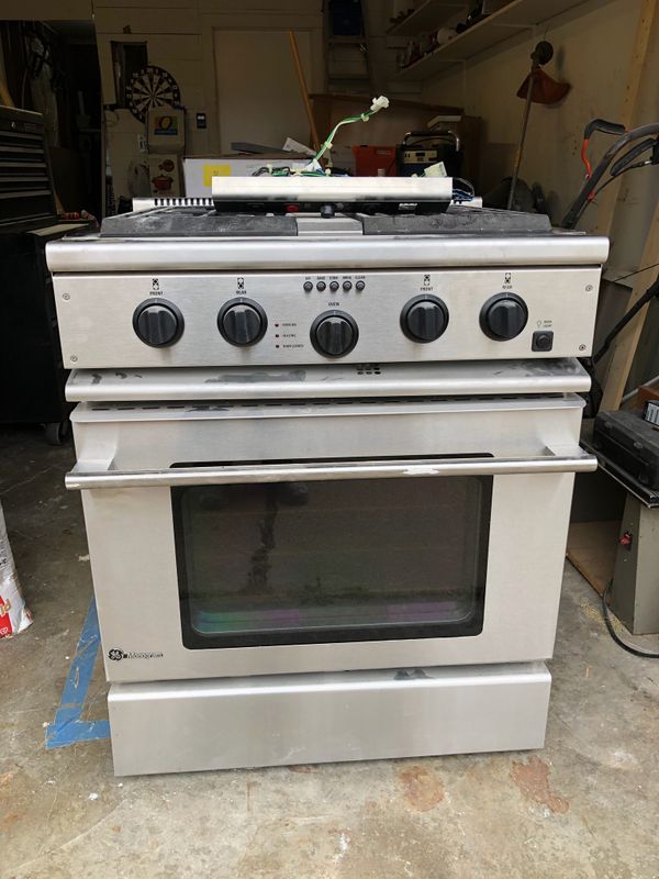 GE monogram Gas range for Sale in Fort Worth, TX OfferUp