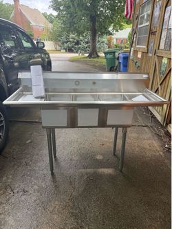 New Commercial Stainless Steel 3 Compartments Sink