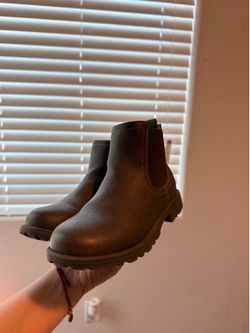Boy boots