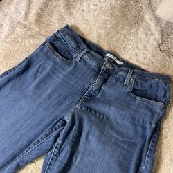Levi’s Skinny Medium Wash Women’s Size 16W