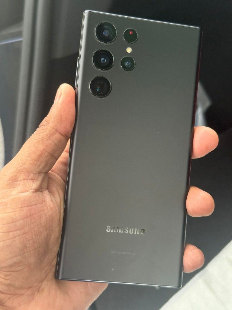 Samsung Galaxy S22 Ultra , Factory Unlocked, Excellent Condition Like New