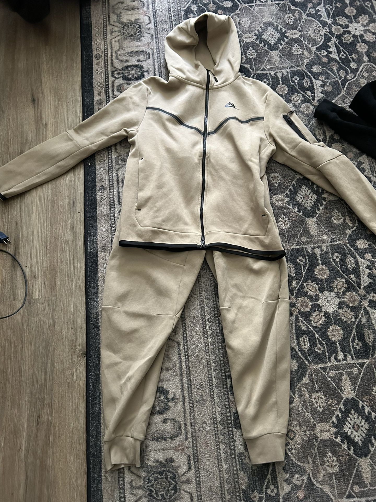 Nike Tech Fleece Full-Zip Hoodie & Matching Nike Tech Fleece Joggers