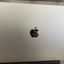 MacBook Air 15 Inch M3 2024 16GB /256GB