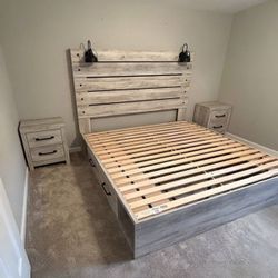 Cambeck Whitewash King Side Storage Platform Bed