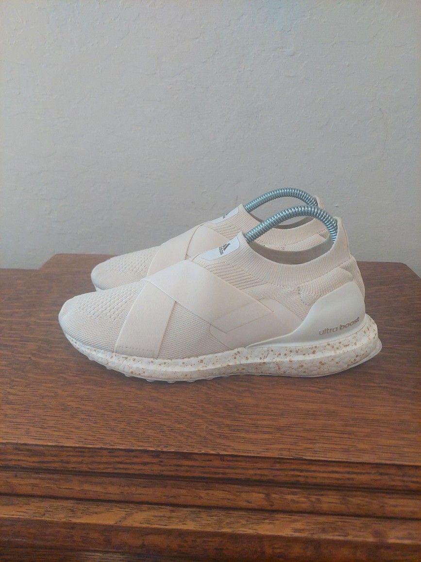 Adidas Ultraboost Primeknit 5.0 DNA Athletic Running Shoes 
Women's Size 6.5 