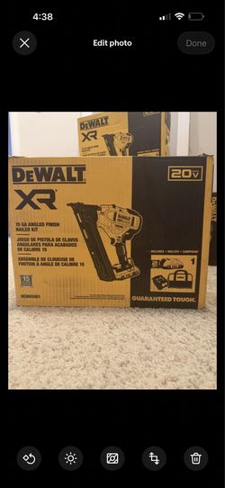 NEW DEWALT 20V MAX XR 15-GA Angled Finish Nailer Kit DCN650D1