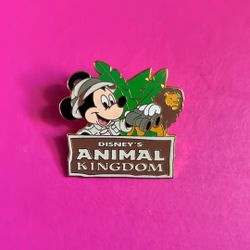 Vintage Old Disney Pins Buttons Badges