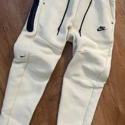 Nike Tech Sweats Size S