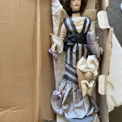 Franklin heirloom Porcelain Doll 
