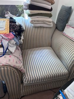 Free arm chair with damage