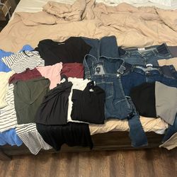 Maternity clothes M/L