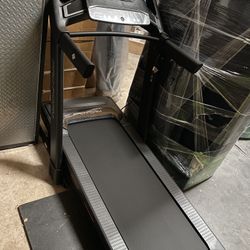 Proform 12 Incline Treadmill w. fan