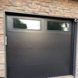 Clopay 9x8 R20 Insulated Door. Less Than 3 Years Old 