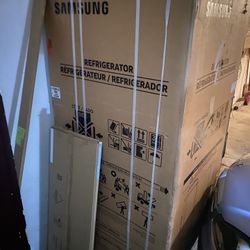 2023 French Door Samsung  Refrigerator In Finger Print Resistant Stainless Steel With Felxzone