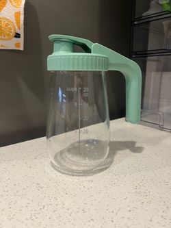 Momcozy glass breast milk pitcher