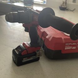 Milwaukee  18volt hammer drill with M18 HighOutput XC8.0 Batterry