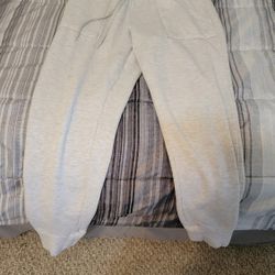 FREE SWEATPANTS