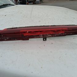 TERCER LUZ DE FRENO PARA TRAILBLAZER 2004