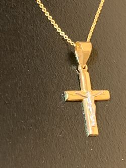 14k Beautiful Yellow Gold Cross Necklace