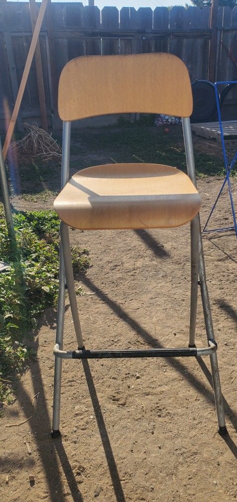 4 High Chairs Bar