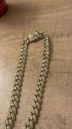 Cuban men’s chain