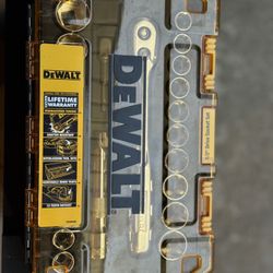 DEWALT TOOL SET