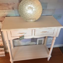 Cute 2 drawer rustic accent table
