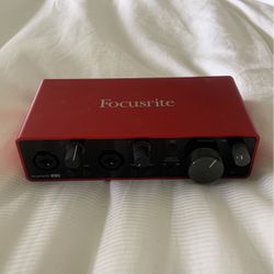 Focusrite Scarlett 2i2 USB Audio Interface for Recording, Songwriting, & Streaming