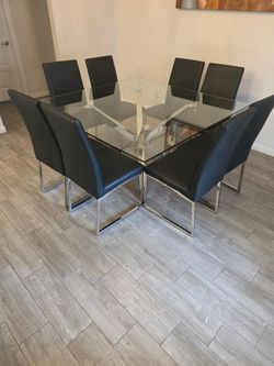 Dinning table 8 seats