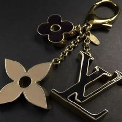 Louis Vuitton Fleur De Monogram Gold Tone Key Chain 