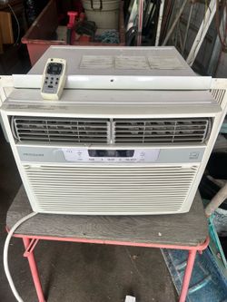 Frigidaire Air Conditioner 12,000 BTU