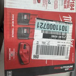 Milwaukee Box 2 M12 Batey 1 Charger