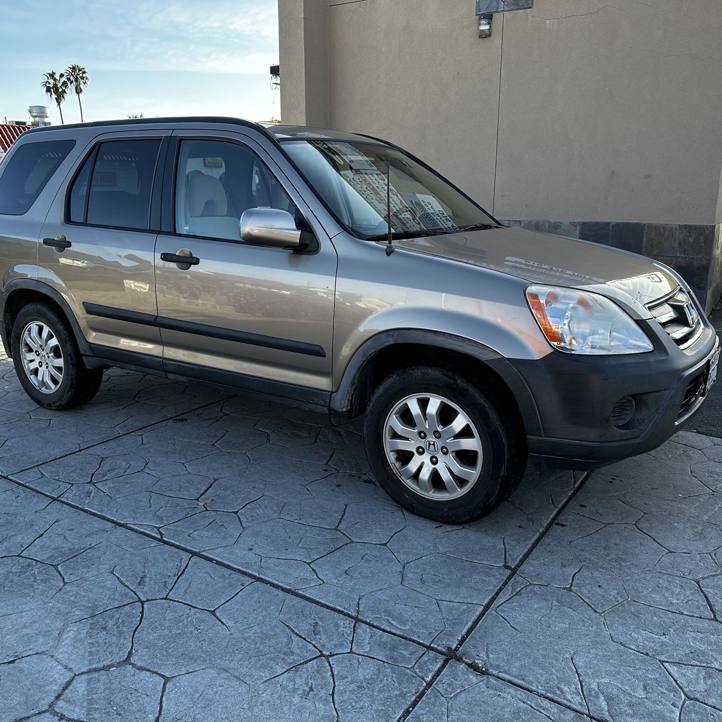 2005 Honda CR-V 4WD Clean Title 