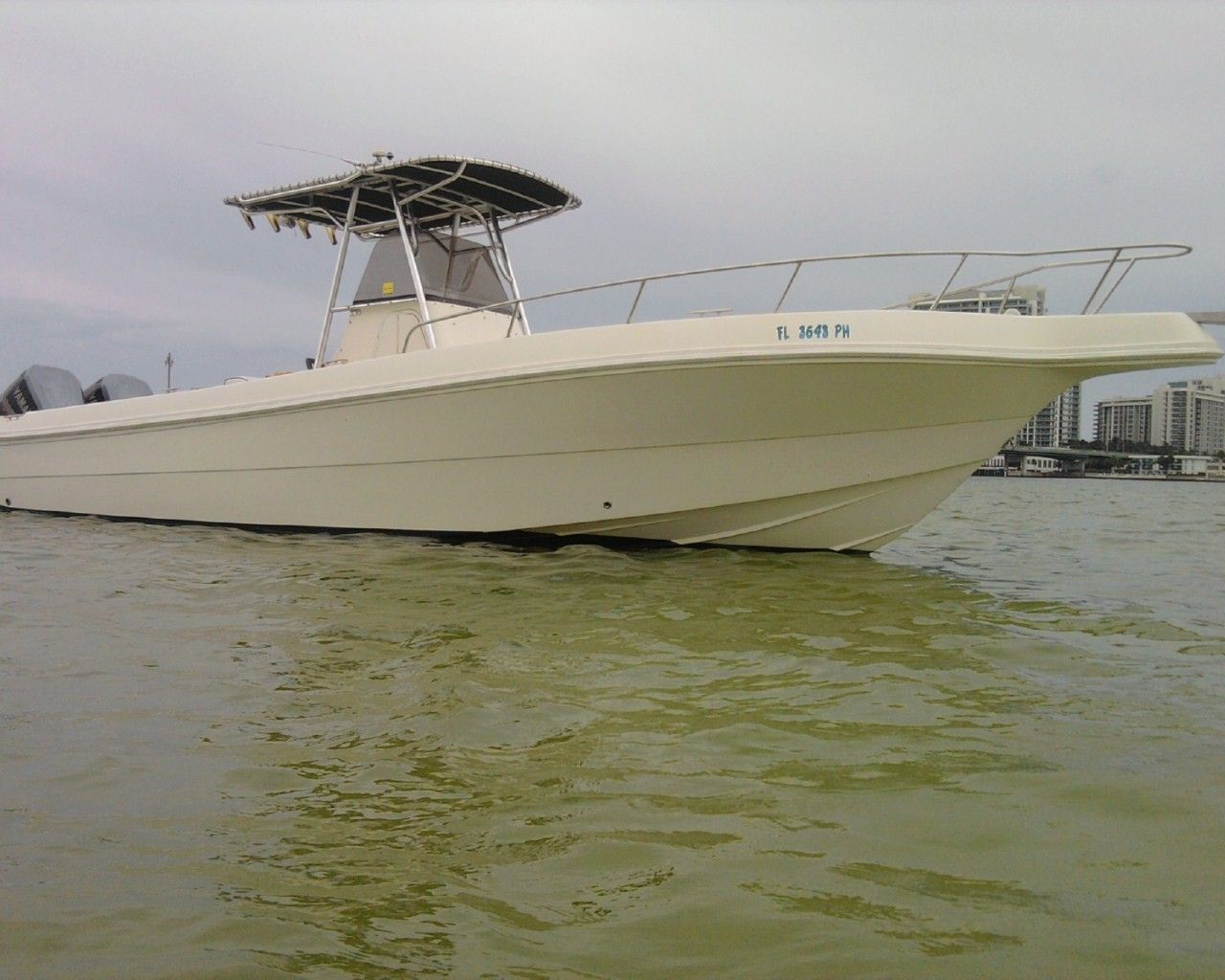 2001 Caravelle 28' Center Console