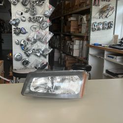 2003 To 2006 Chevrolet Silverado Headlight Driver Side (upper) Housing Assembly #415 FC303