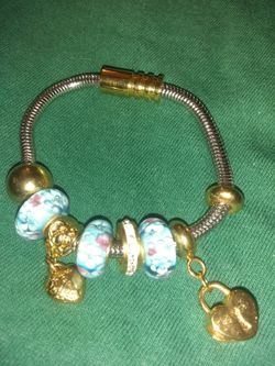 Hermosa ❤️ pulsera nueva.buena calidad.☺️🤗☺️