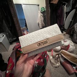 GUESS wallet