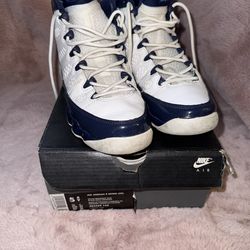 Jordan 9 Retro white/university Blue size 5.5