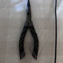 🎣 Ozark Trail 6” Carbon Steel Fisherman’s Pliers – Like New, Reliable Grip!