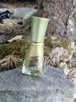 Sally Hansen Insta Dri Holo Glow Nail Polish 