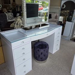 New Vanity w/ LED and Multi Color Light Mirror w/ Bluetooth