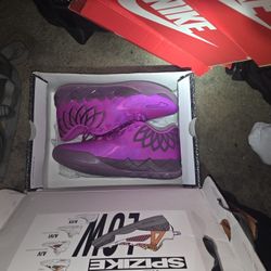 7 Pairs Of Super Clean Nikes Jordans Addias And Jordan Air Shoes 