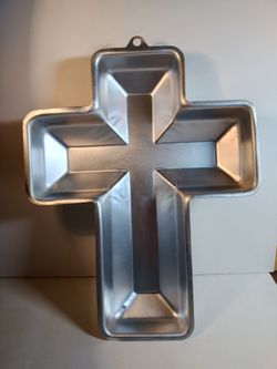 Vintage 1972 WILTON CROSS Cake Pan (contact info removed)