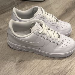 AF1 White low 11.5 
