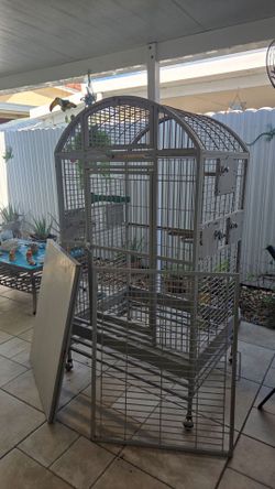 Jaula Beige De Hierro Fuerte Para Aves Grandes En Exelentes Condiciones Nueva