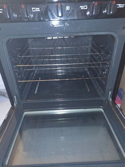 Black Frigidaire Gas Stove
