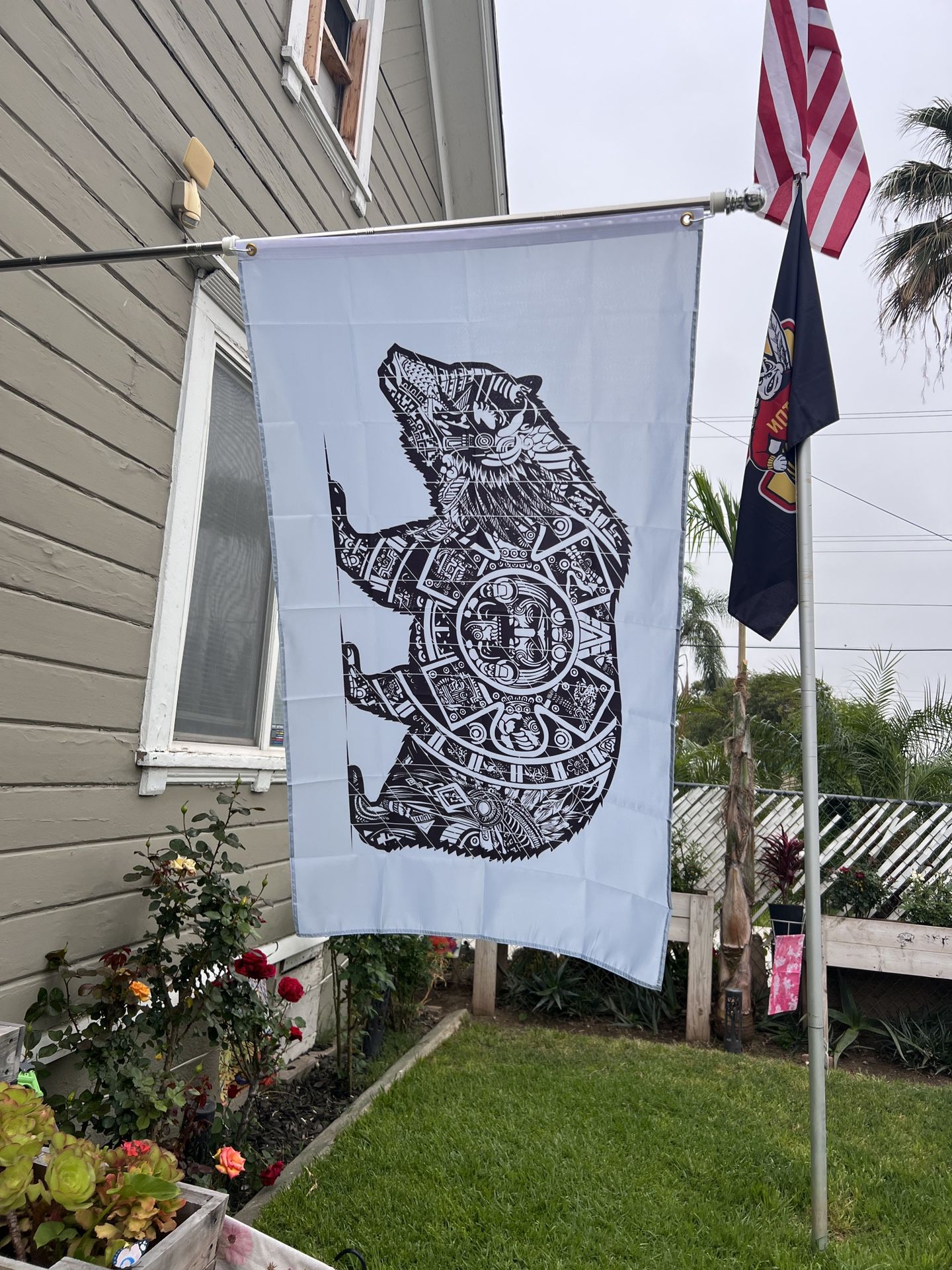 Aztec Bear Flag Size 3ftx5ft 