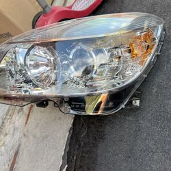 2008-2011 Mercedes C300 Driver Side Halogen Headlight