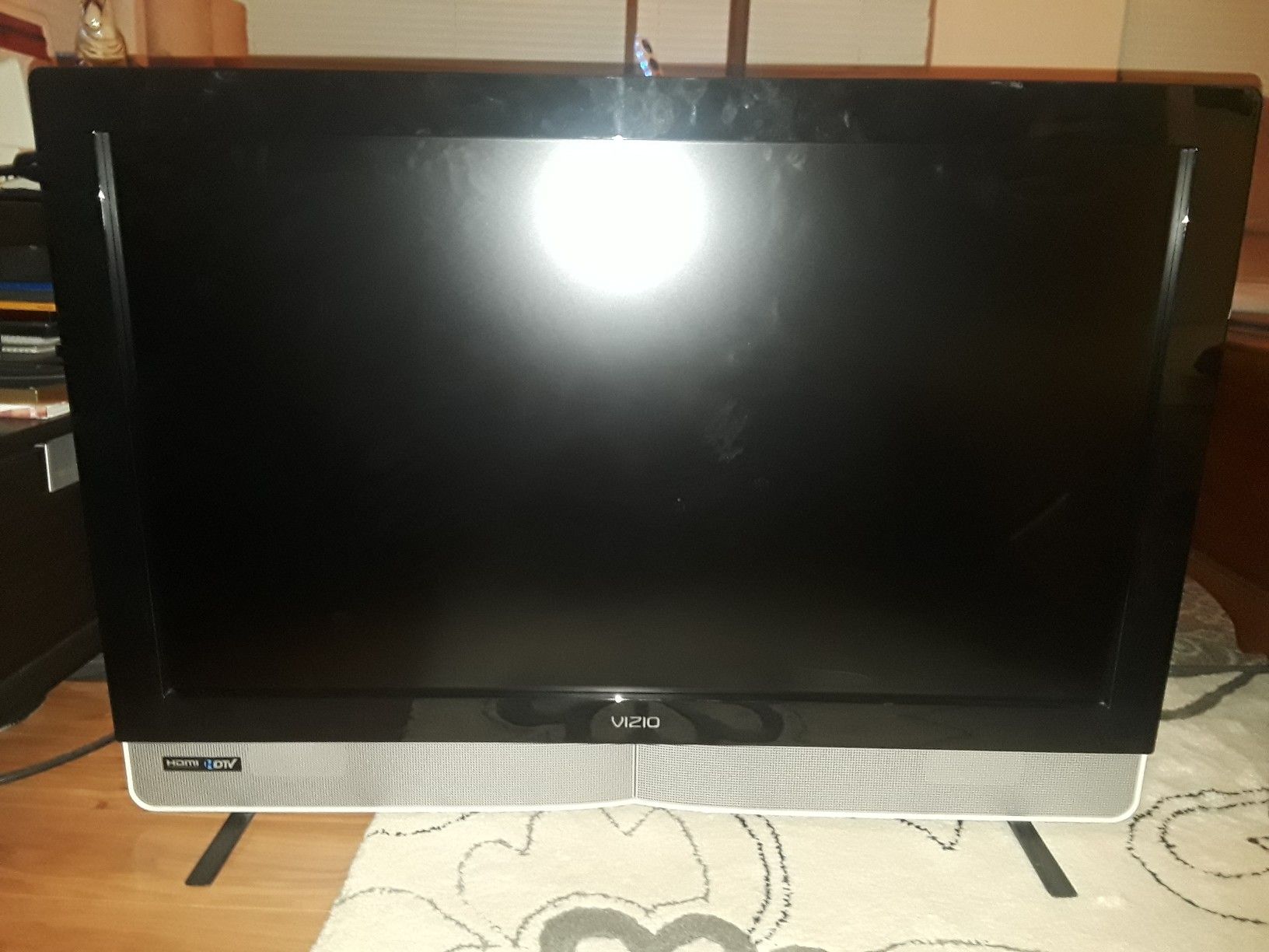 VIZIO VX37L lcd hdtv no remote for Sale in Tampa, FL OfferUp