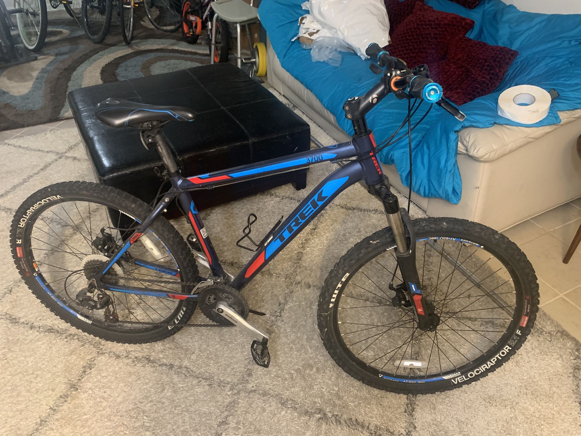 Trek 3700 Suspensin Mountain Bike